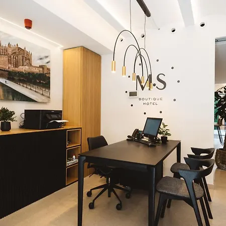 Boutique Petit Montision 4*